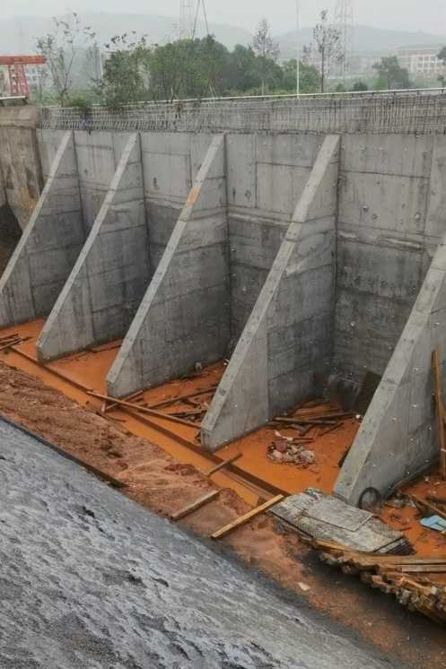信阳淮滨县锚杆式挡土墙